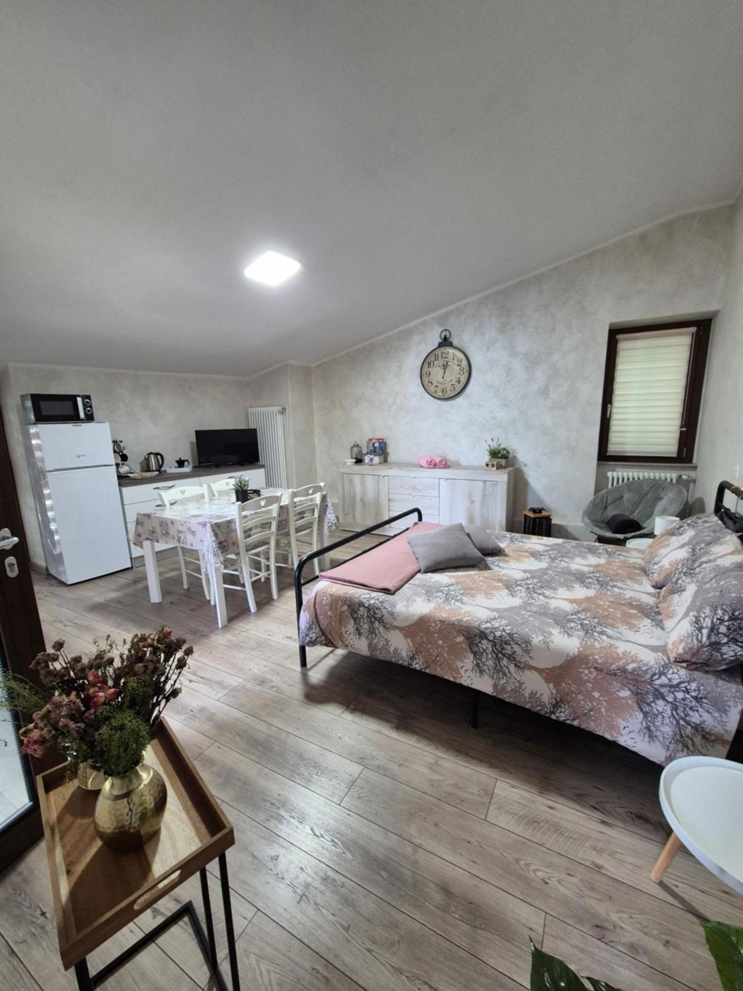 Casa Bat Apartment Mantello Екстериор снимка